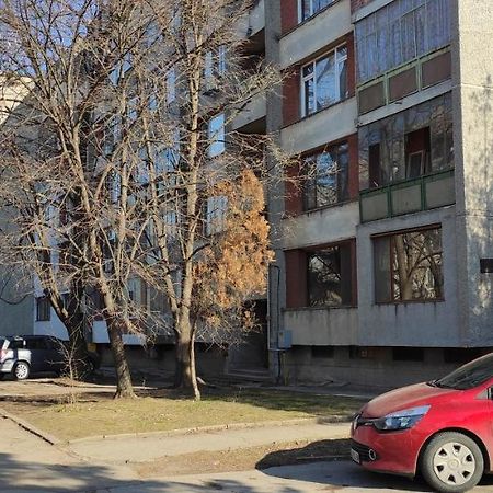 Уютен Апартамент В Търговище - 2 Спални И Кухня Bagian luar foto