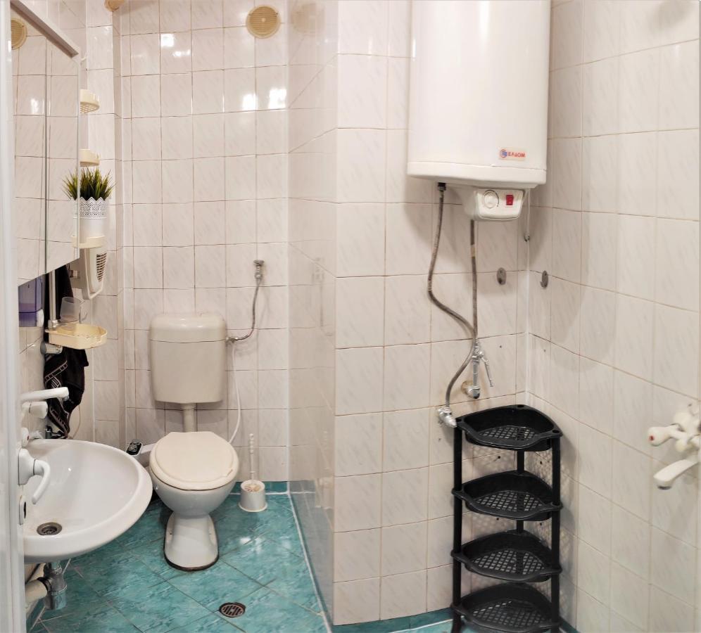 Уютен Апартамент В Търговище - 2 Спални И Кухня Bagian luar foto